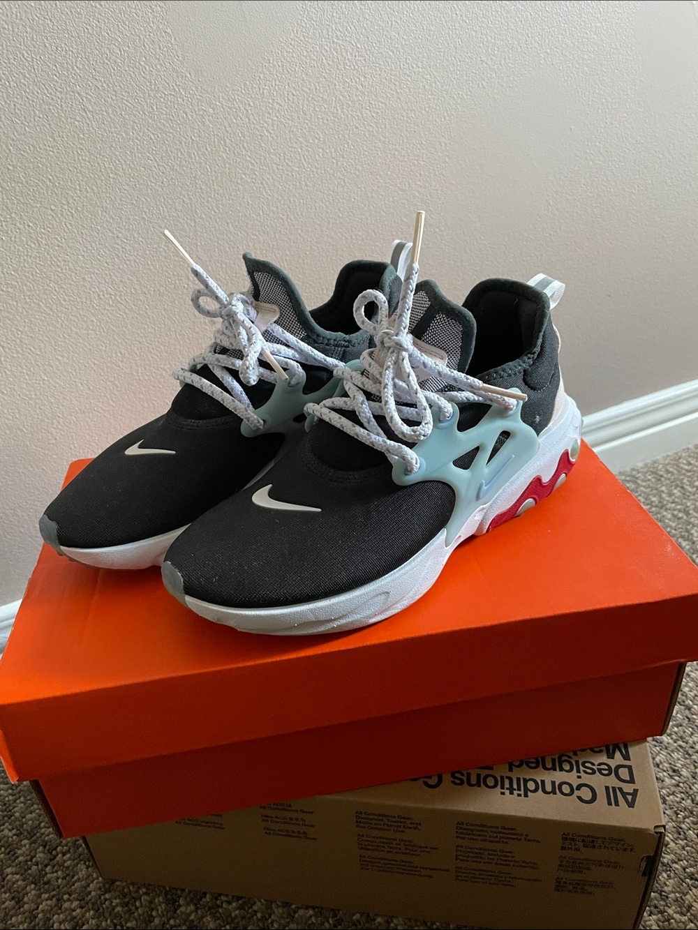 Nike React
